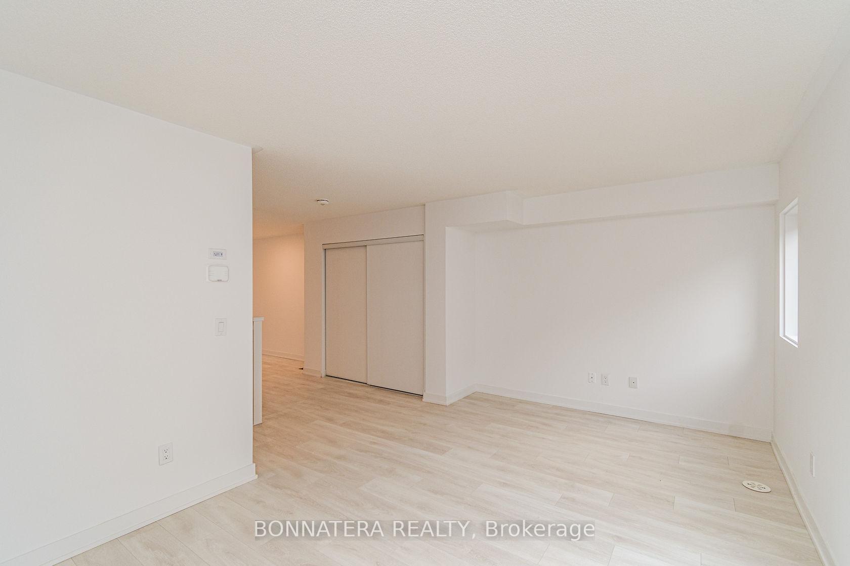 Photo 11 of Unit 59, 1121 Cooke Boulevard, Burlington, LaSalle — HOMEH