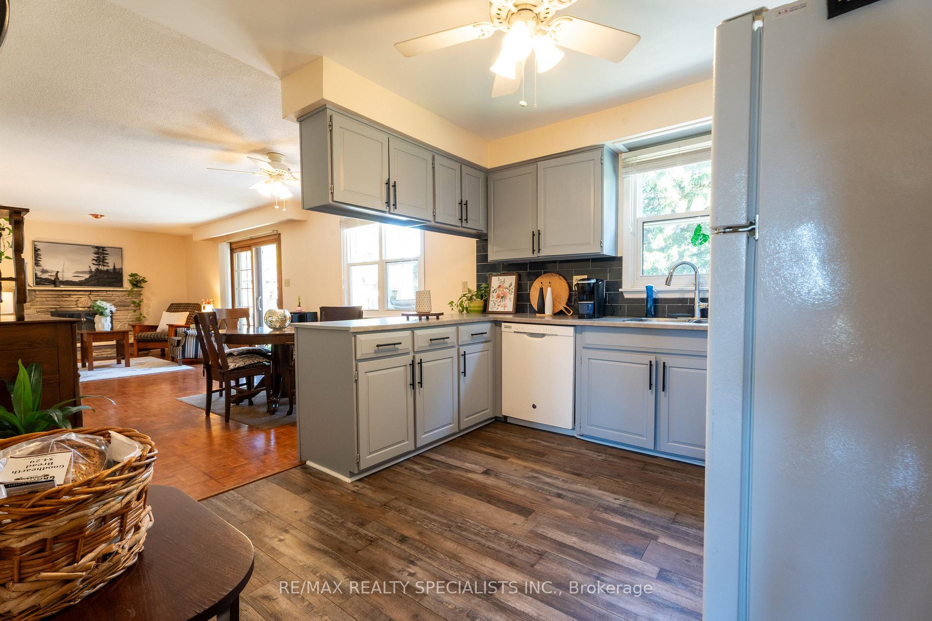 Photo 15 of 8 River View Drive, Brampton, Brampton East — HOMEH