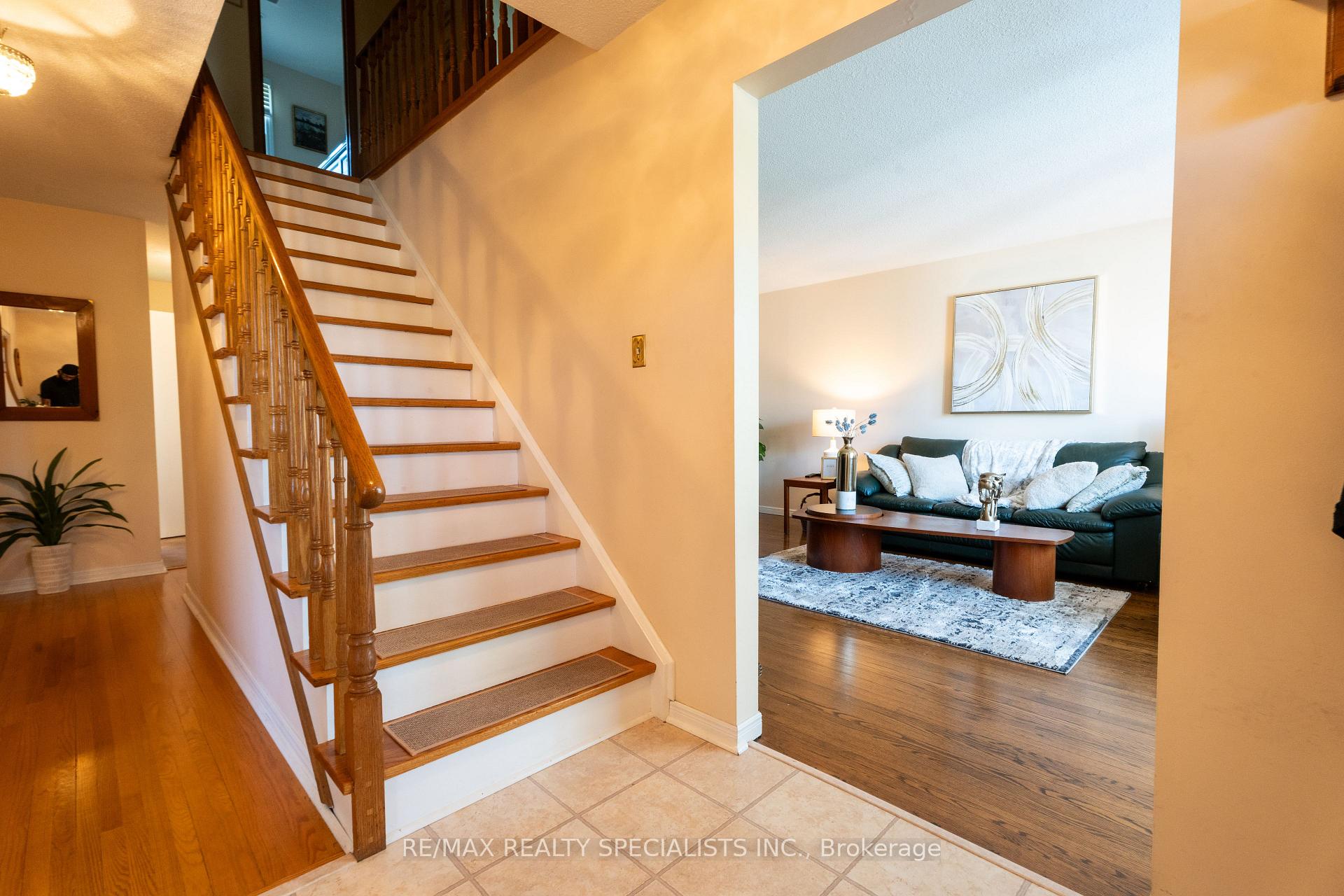 Photo 21 of 8 River View Drive, Brampton, Brampton East — HOMEH