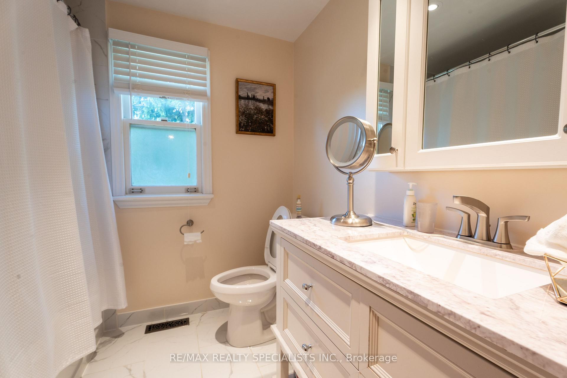 Photo 33 of 8 River View Drive, Brampton, Brampton East — HOMEH