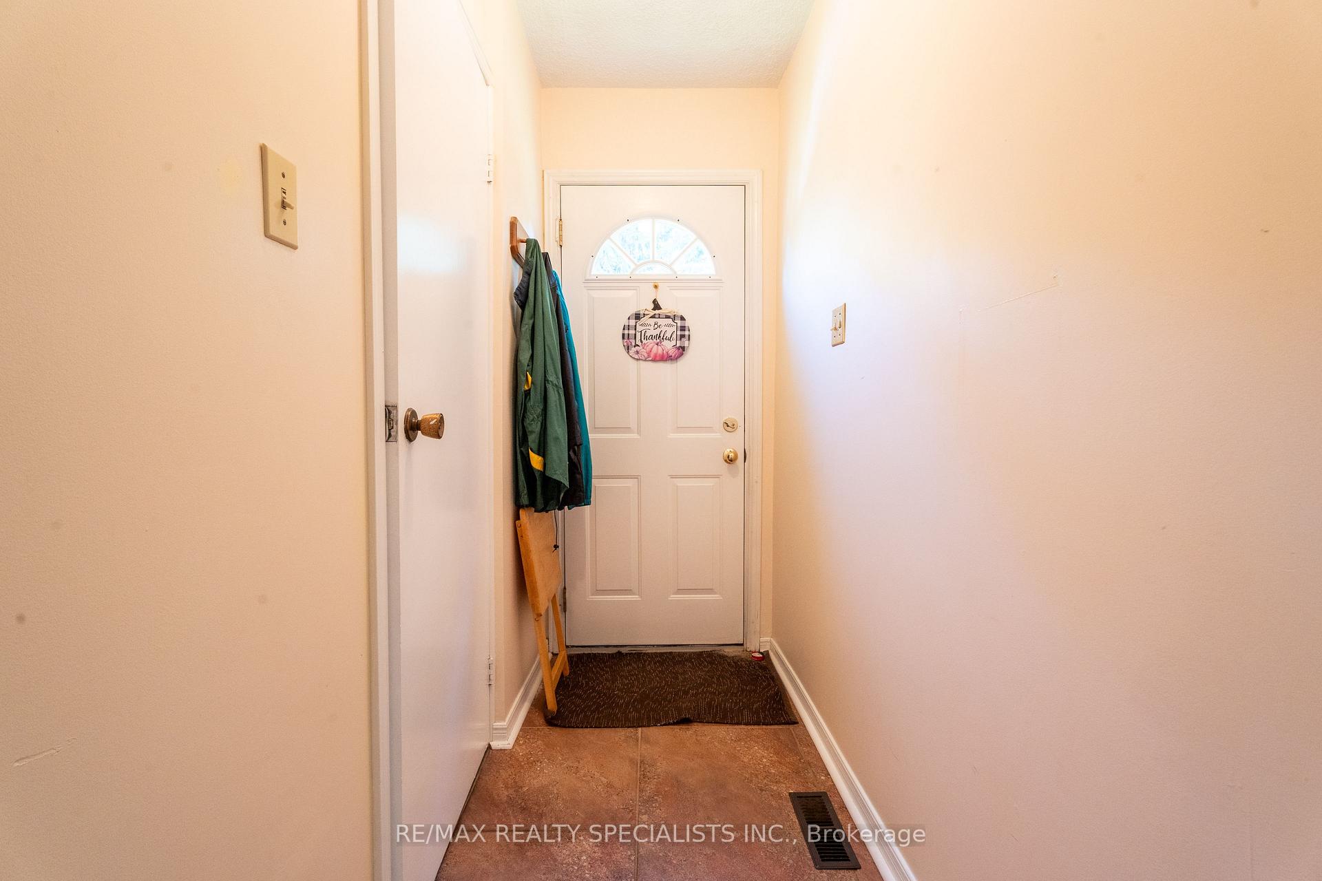Photo 34 of 8 River View Drive, Brampton, Brampton East — HOMEH