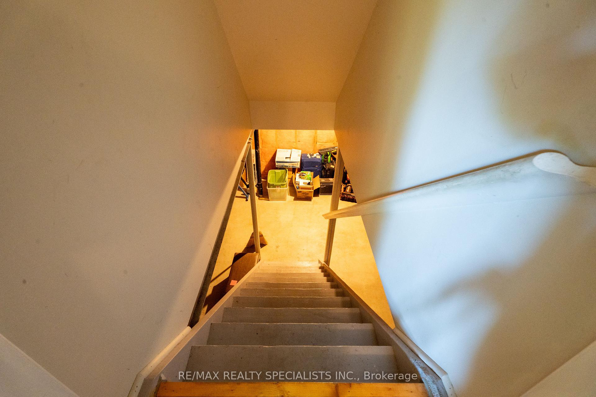 Photo 35 of 8 River View Drive, Brampton, Brampton East — HOMEH