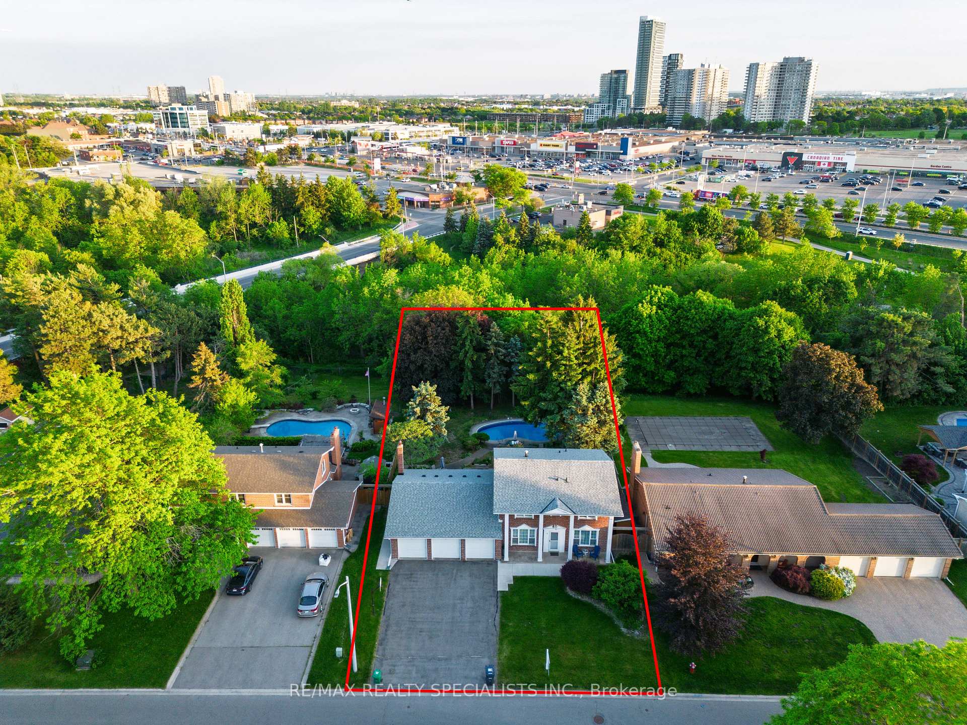 Photo 39 of 8 River View Drive, Brampton, Brampton East — HOMEH
