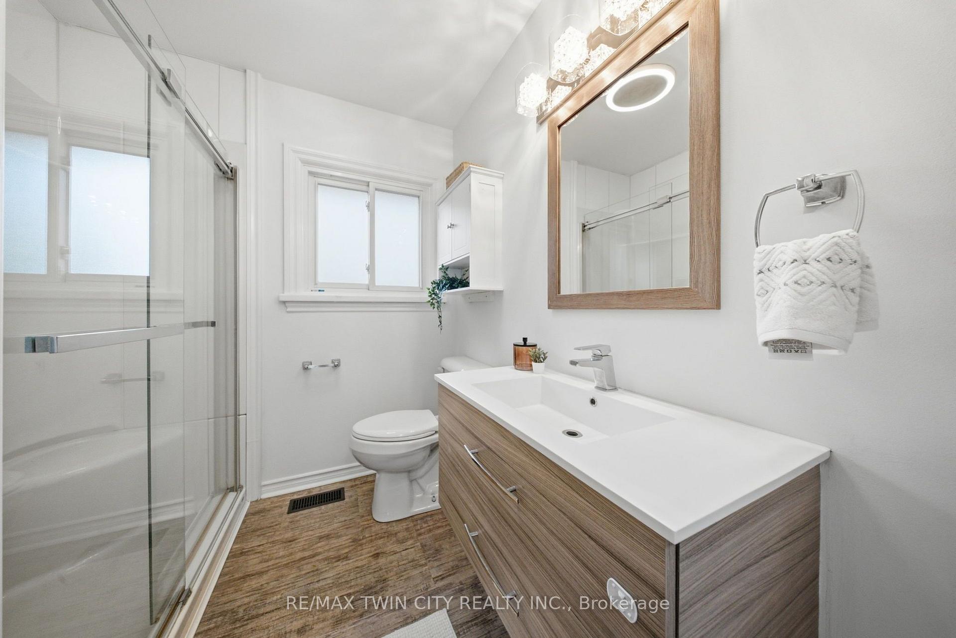 Photo 13 of 2 Frontenac Avenue, Brantford, Fairview/Greenbrier — HOMEH