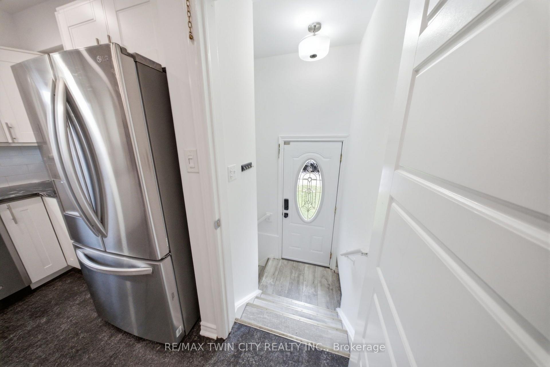 Photo 17 of 2 Frontenac Avenue, Brantford, Fairview/Greenbrier — HOMEH