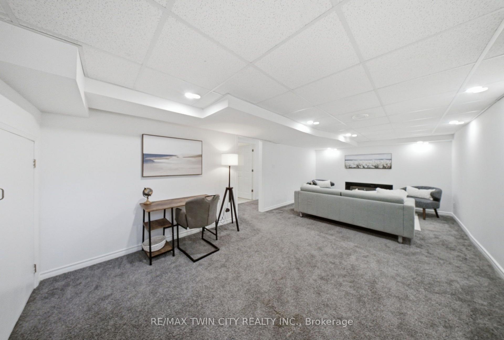 Photo 18 of 2 Frontenac Avenue, Brantford, Fairview/Greenbrier — HOMEH
