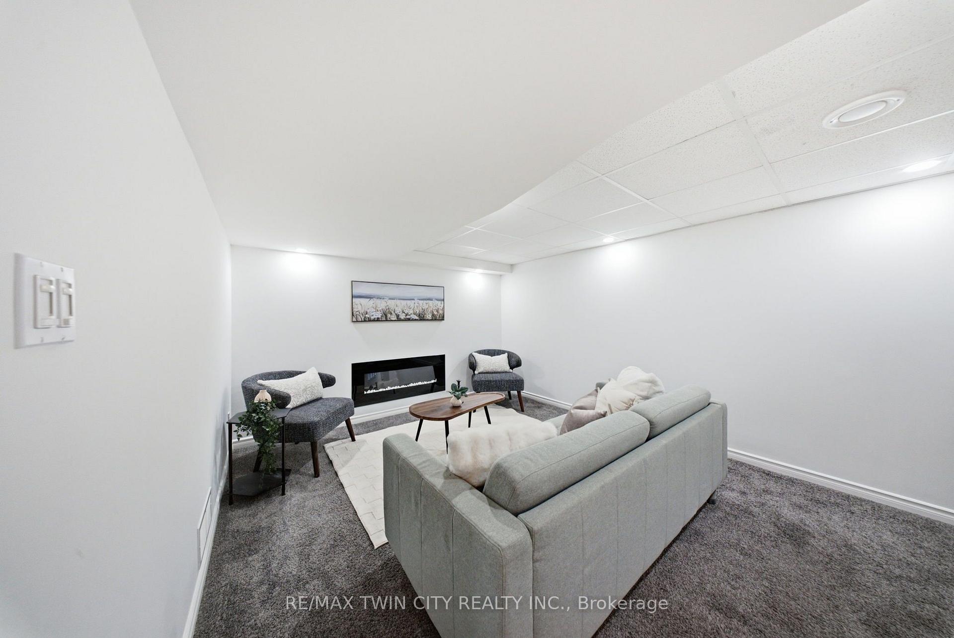 Photo 19 of 2 Frontenac Avenue, Brantford, Fairview/Greenbrier — HOMEH