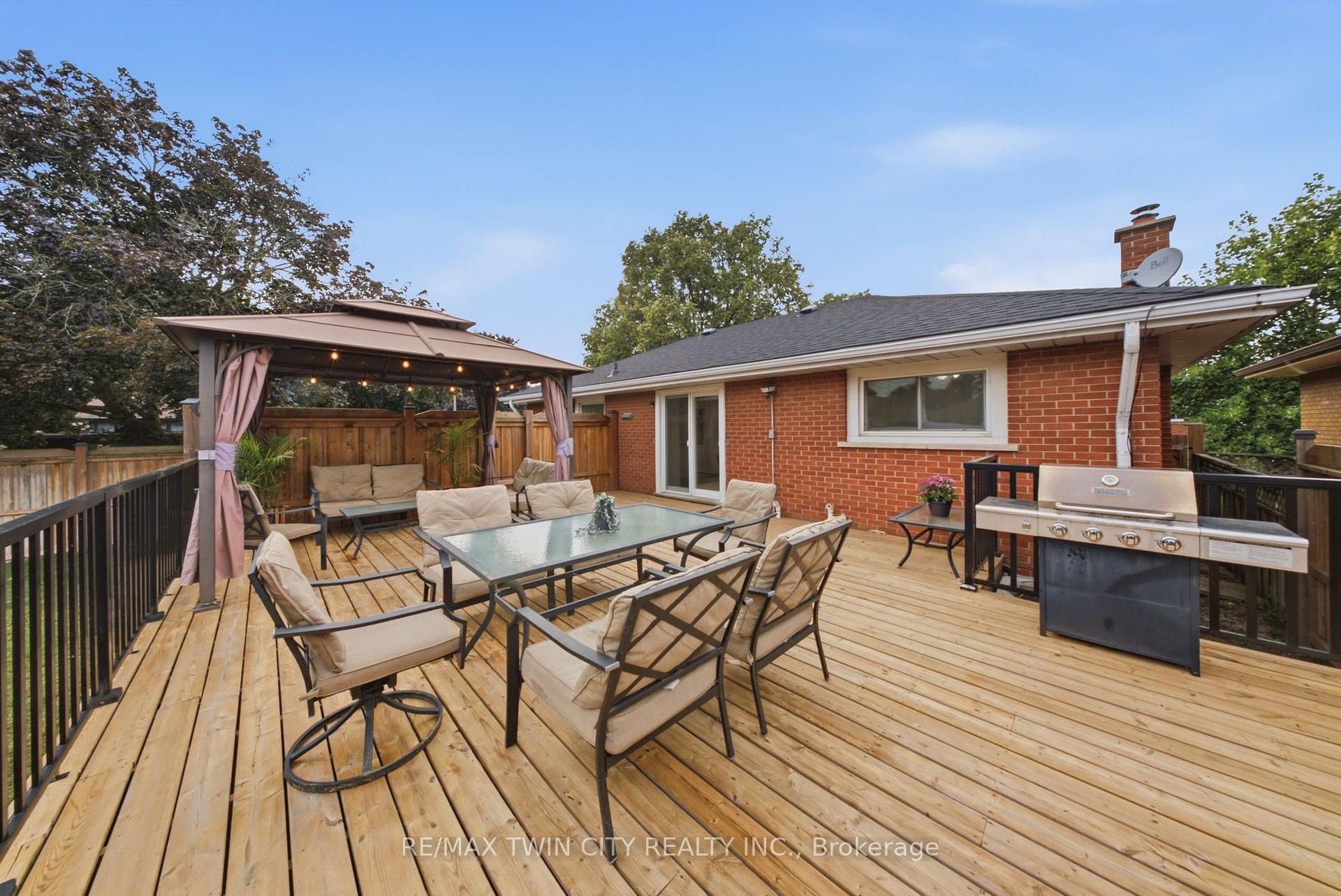 Photo 29 of 2 Frontenac Avenue, Brantford, Fairview/Greenbrier — HOMEH