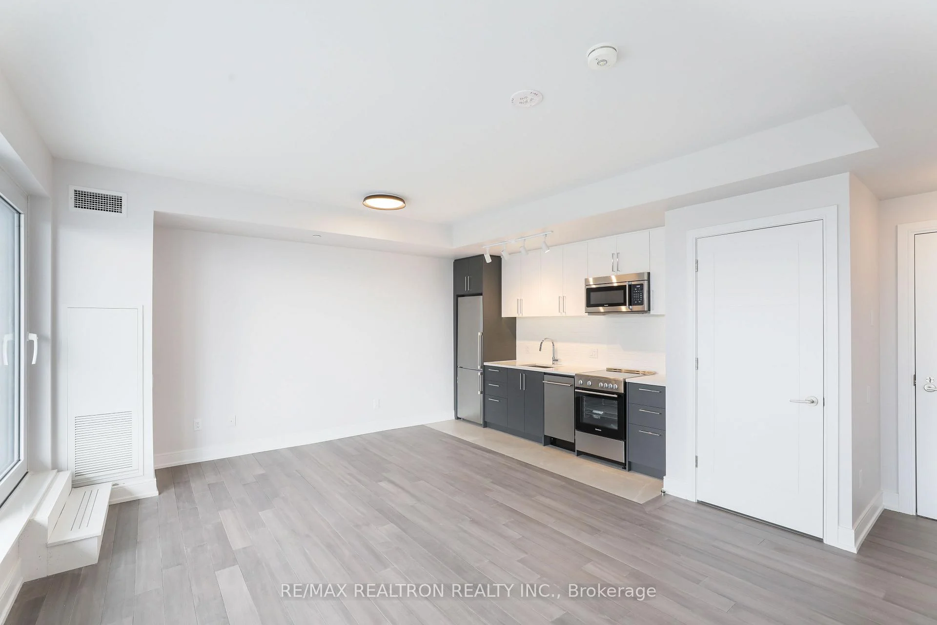 Front of Unit 1203, 2525 Bathurst Street