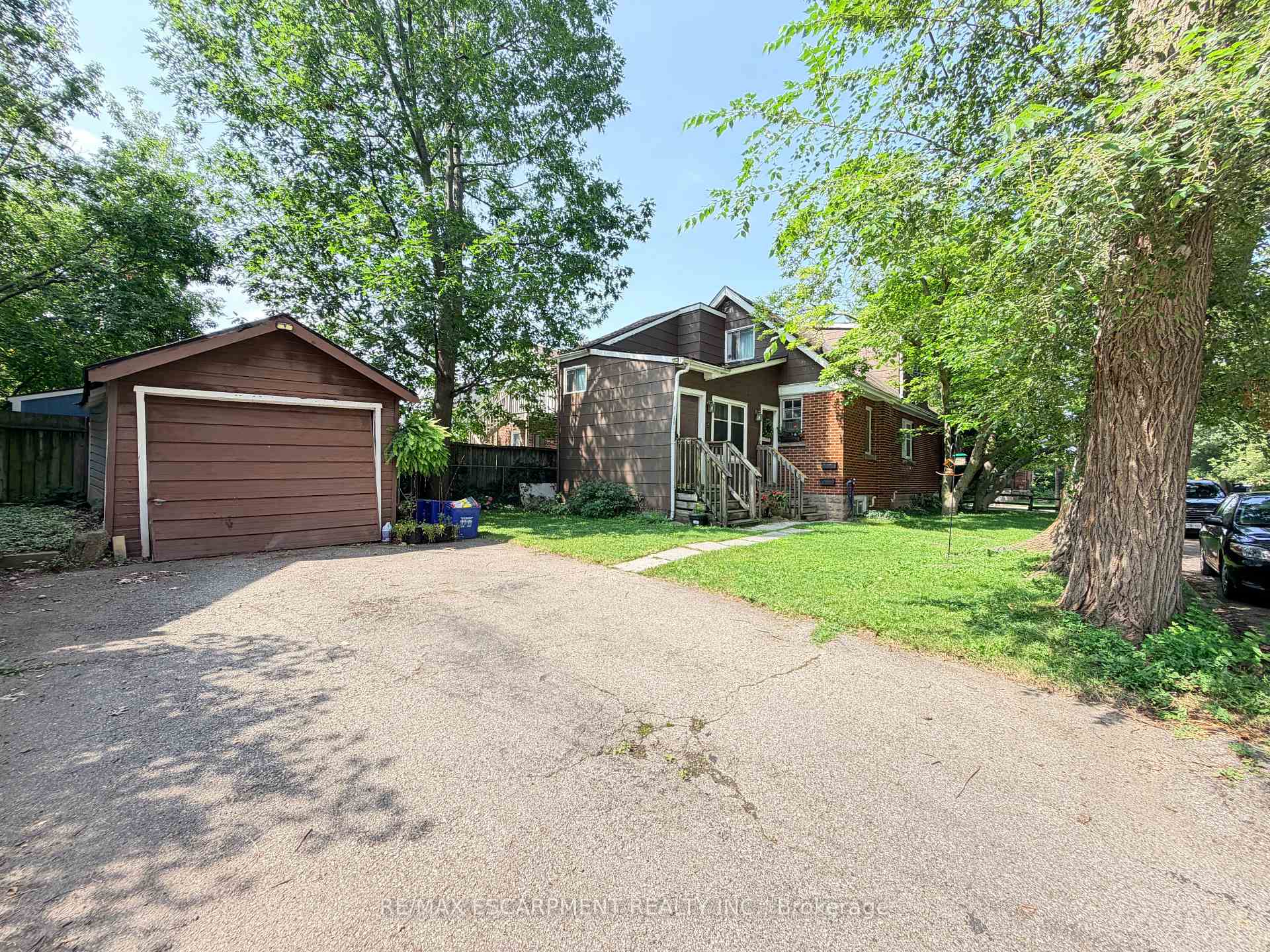 Photo 5 of 1 Norwood Road, Hamilton, Westdale — HOMEH