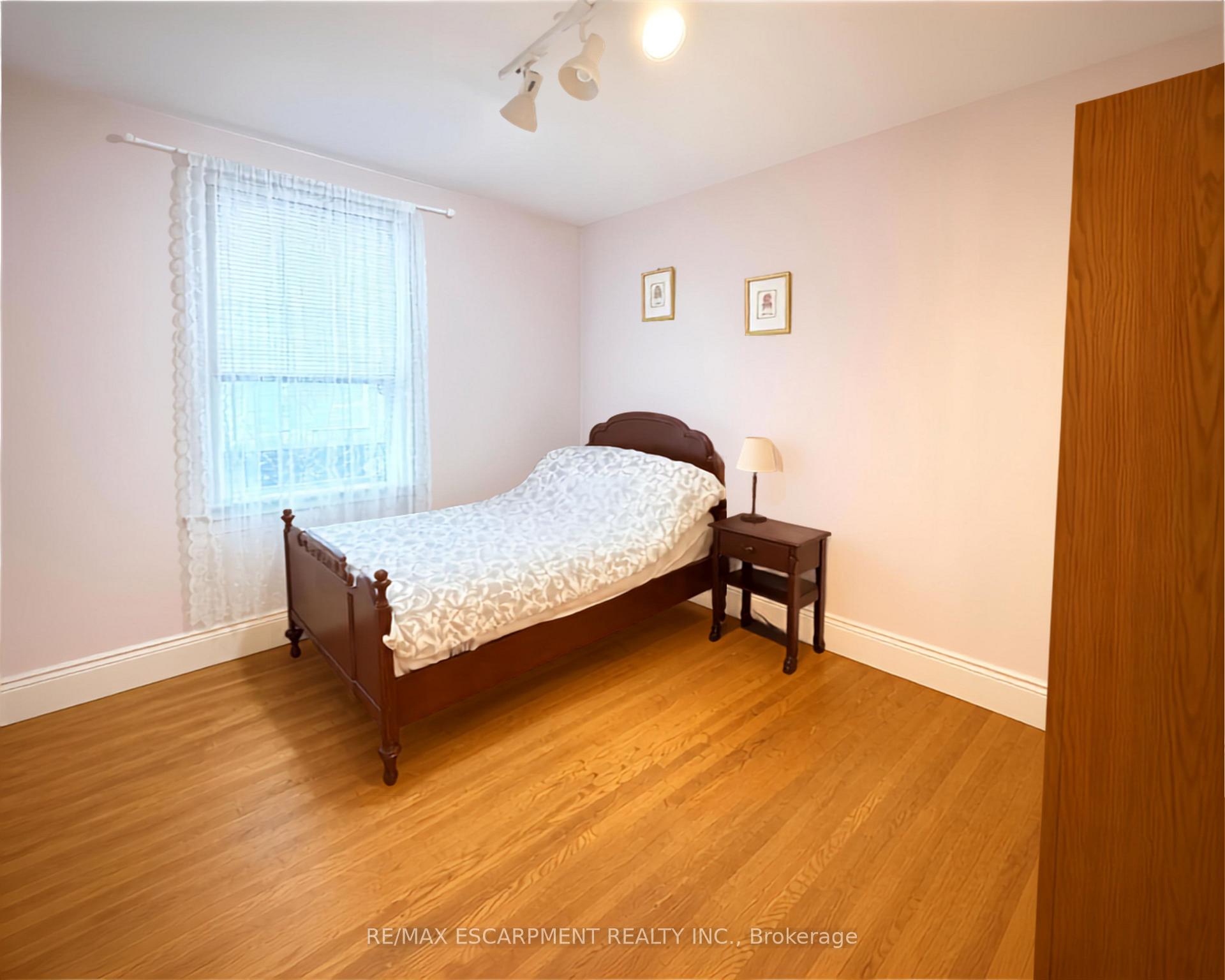 Photo 14 of 1 Norwood Road, Hamilton, Westdale — HOMEH