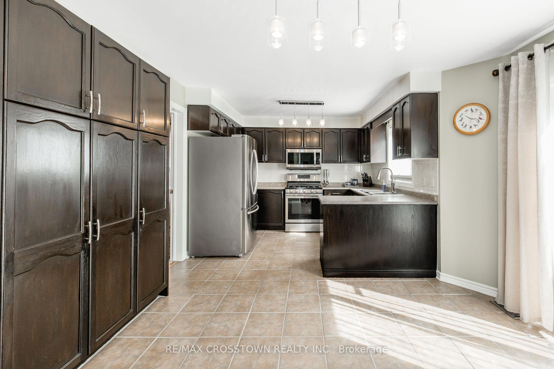 Photo 18 of 5 Kelsey Crescent, Barrie, Ardagh — HOMEH