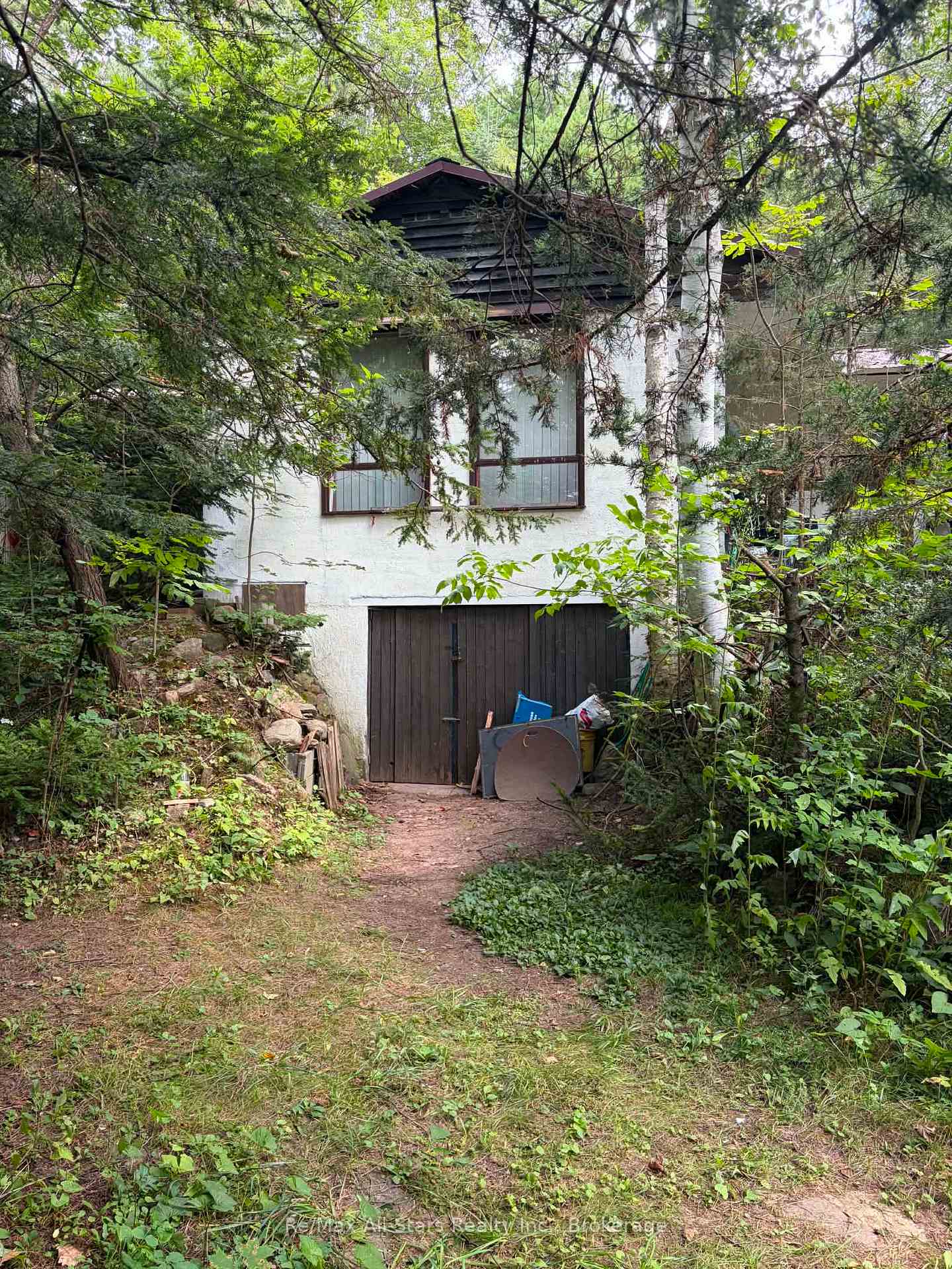 Photo 2 of 136 Oakdene Crescent, Kawartha Lakes, Little Britain — HOMEH
