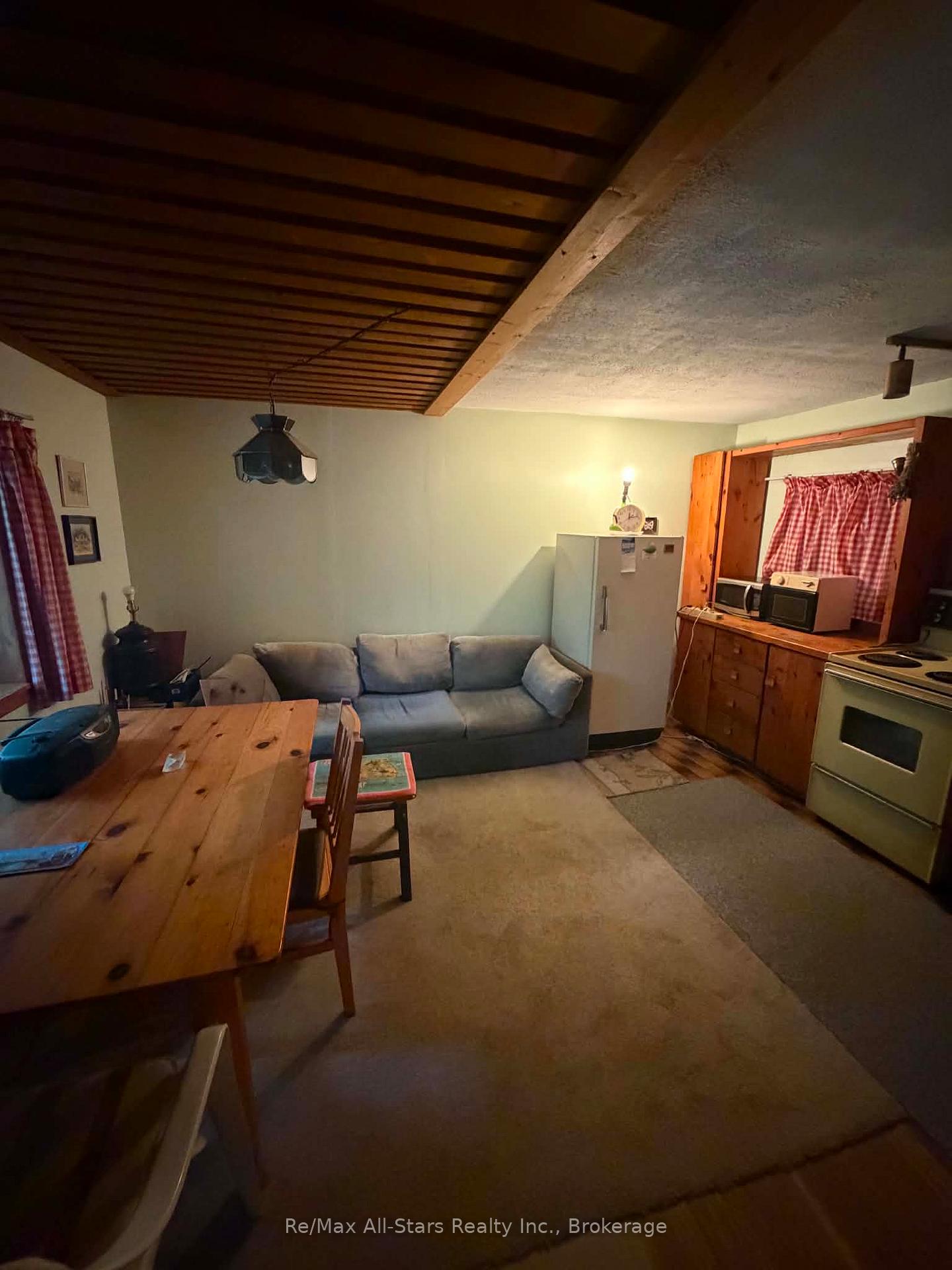 Photo 9 of 136 Oakdene Crescent, Kawartha Lakes, Little Britain — HOMEH