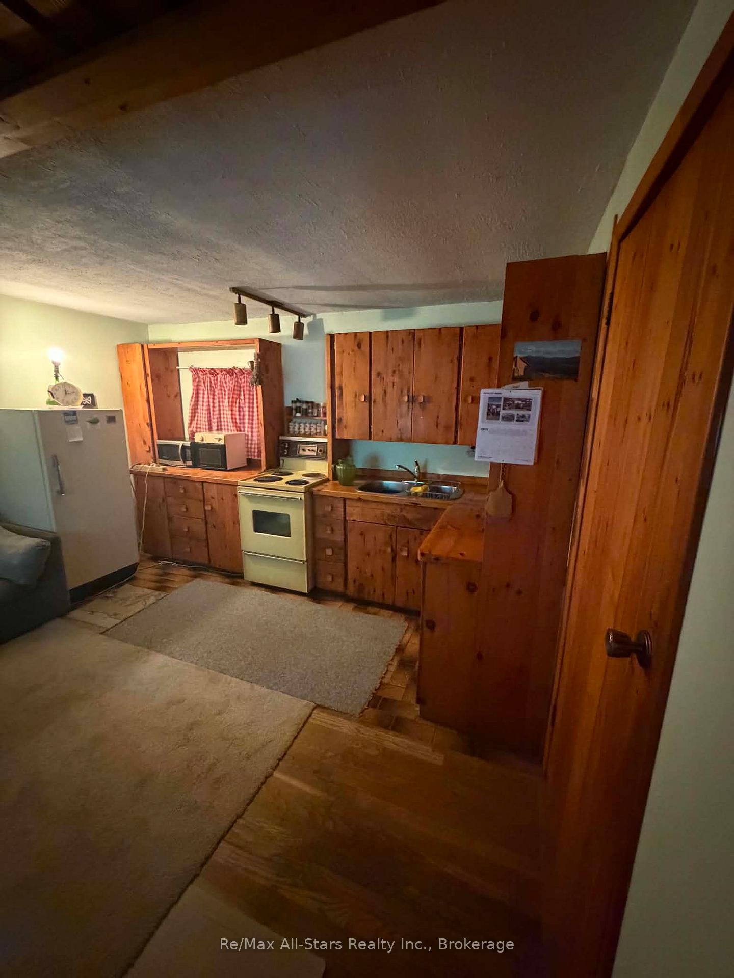 Photo 10 of 136 Oakdene Crescent, Kawartha Lakes, Little Britain — HOMEH