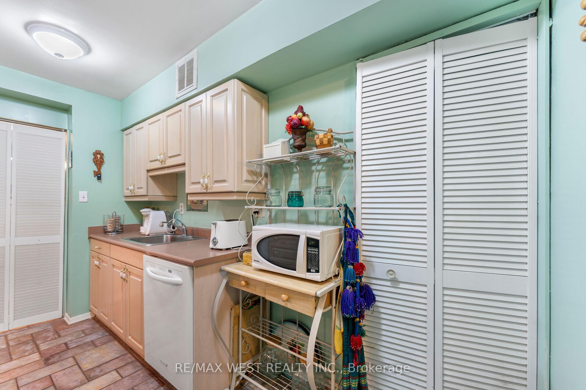 Photo 9 of Unit 114, 340 Dixon Road, Etobicoke, Kingsview Village-The Westway — HOMEH
