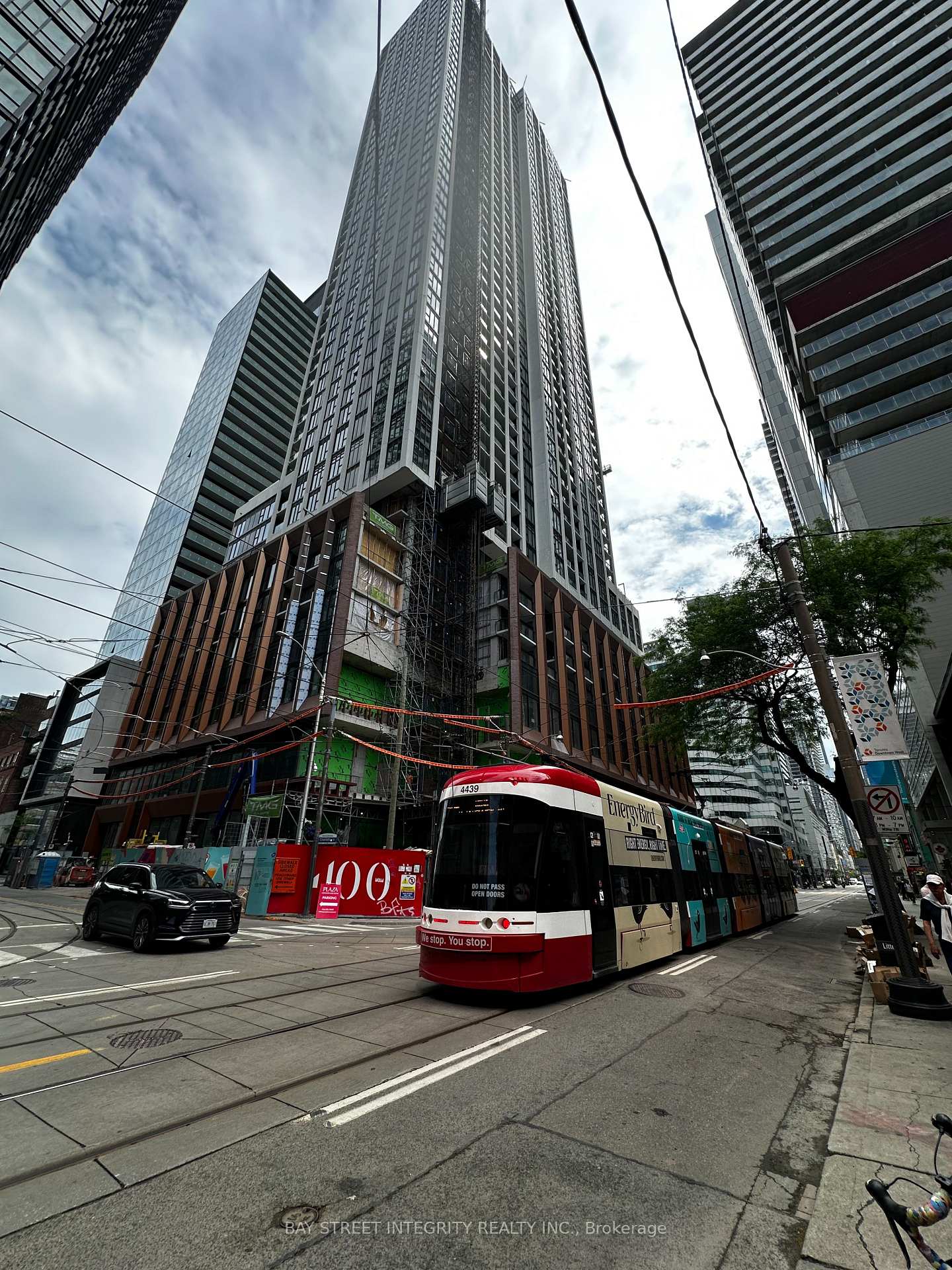Front of Unit 1529, 400 King Street W