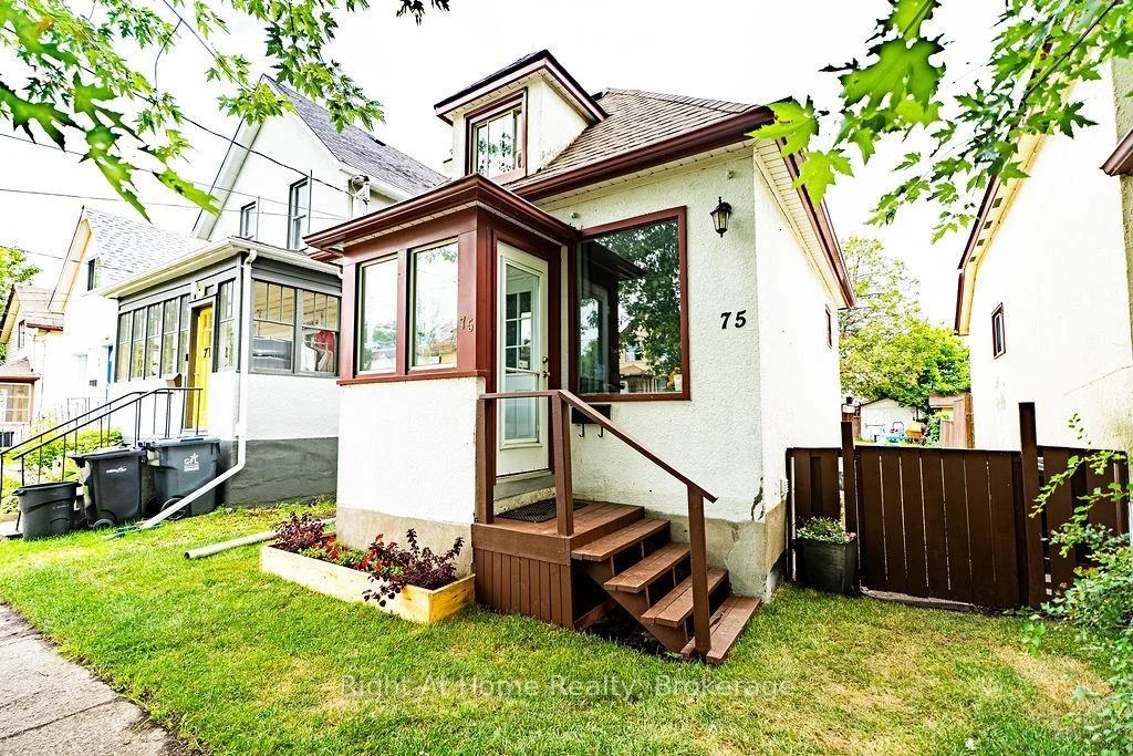 Photo 3 of 75 Ontario Street, Thunder Bay, Court / Cumberland — HOMEH