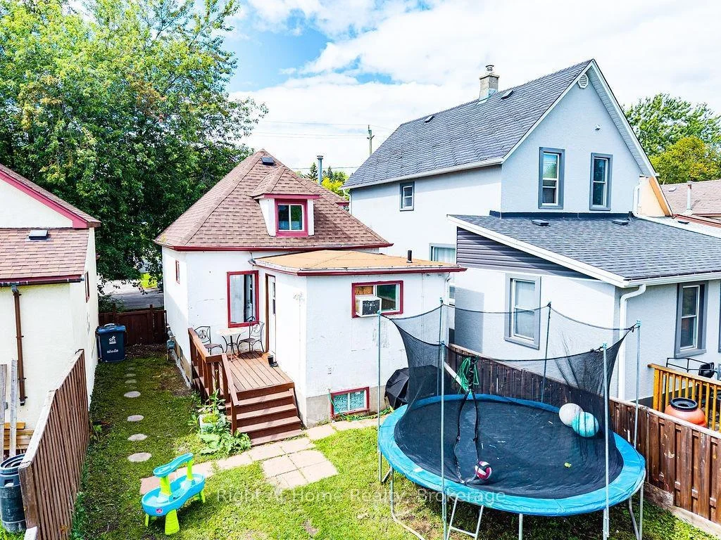 Photo 11 of 75 Ontario Street, Thunder Bay, Court / Cumberland — HOMEH