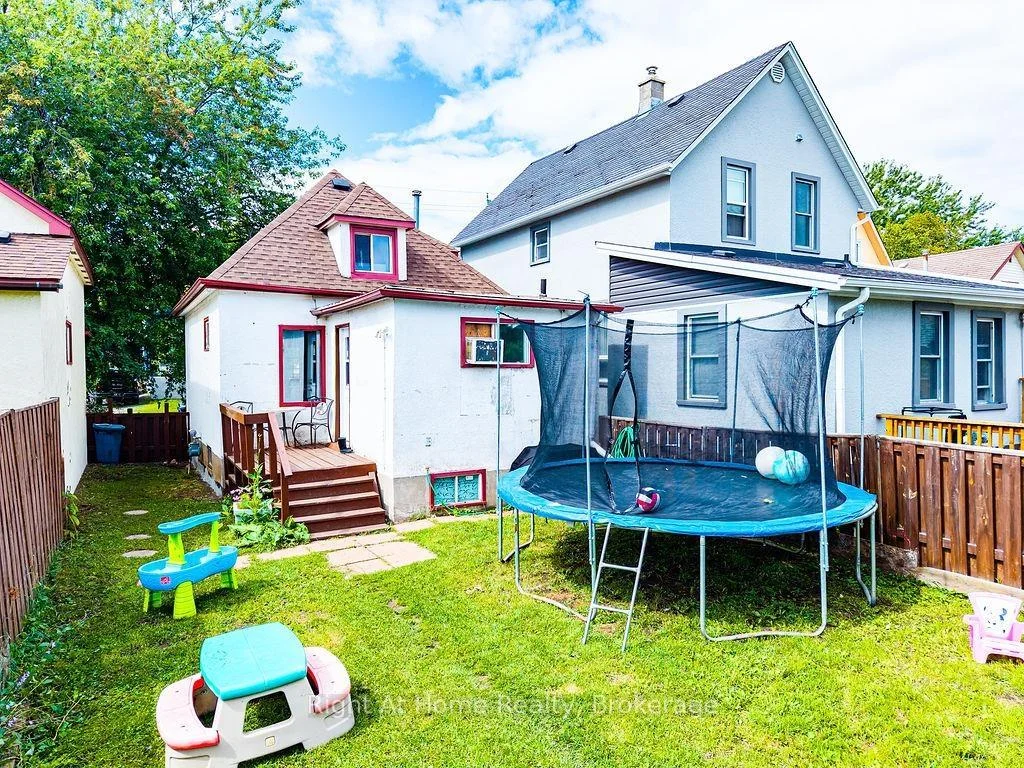 Photo 12 of 75 Ontario Street, Thunder Bay, Court / Cumberland — HOMEH