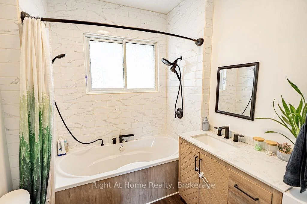 Photo 13 of 75 Ontario Street, Thunder Bay, Court / Cumberland — HOMEH