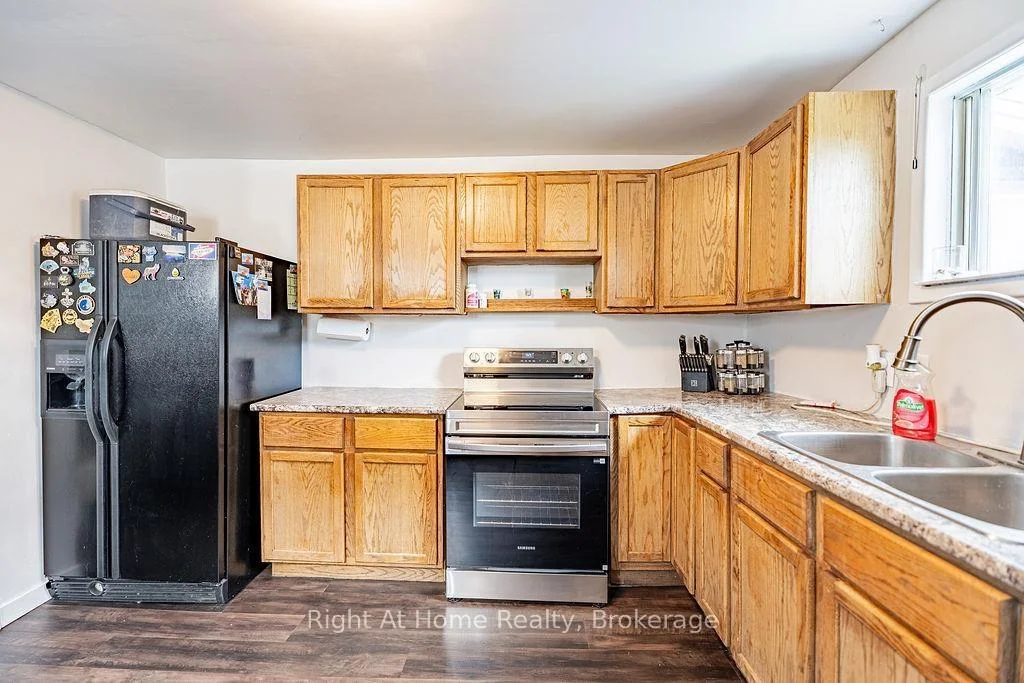 Photo 16 of 75 Ontario Street, Thunder Bay, Court / Cumberland — HOMEH
