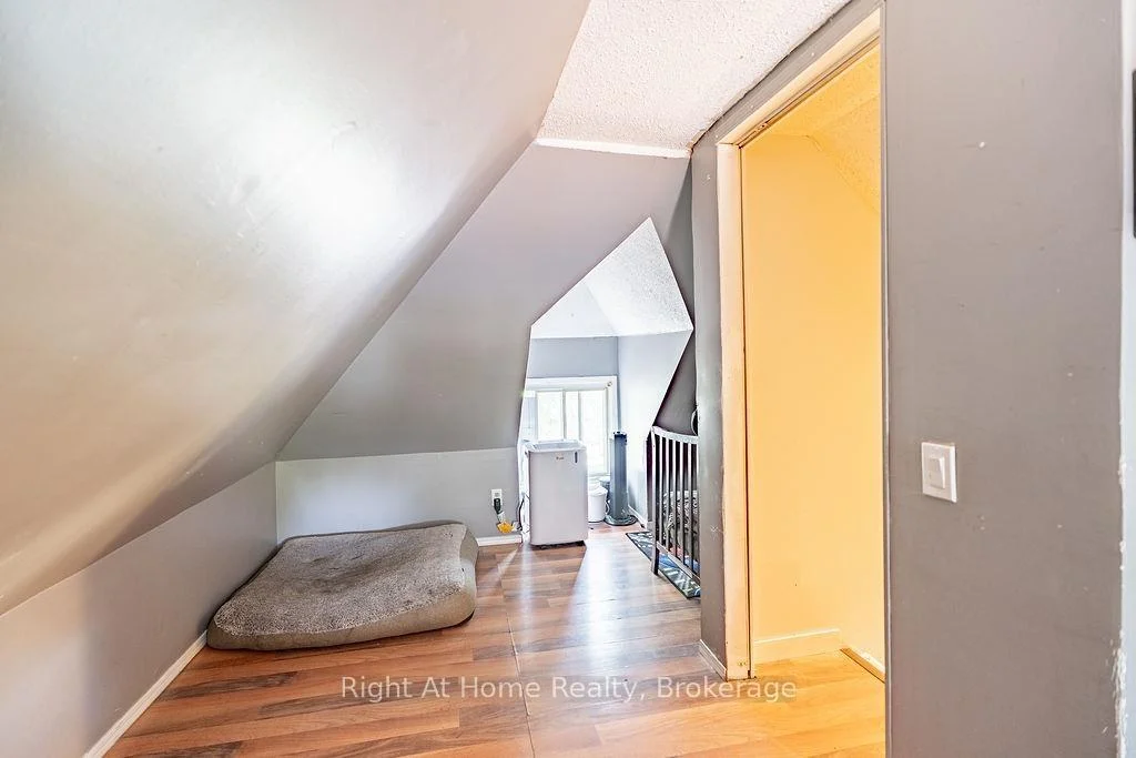 Photo 19 of 75 Ontario Street, Thunder Bay, Court / Cumberland — HOMEH