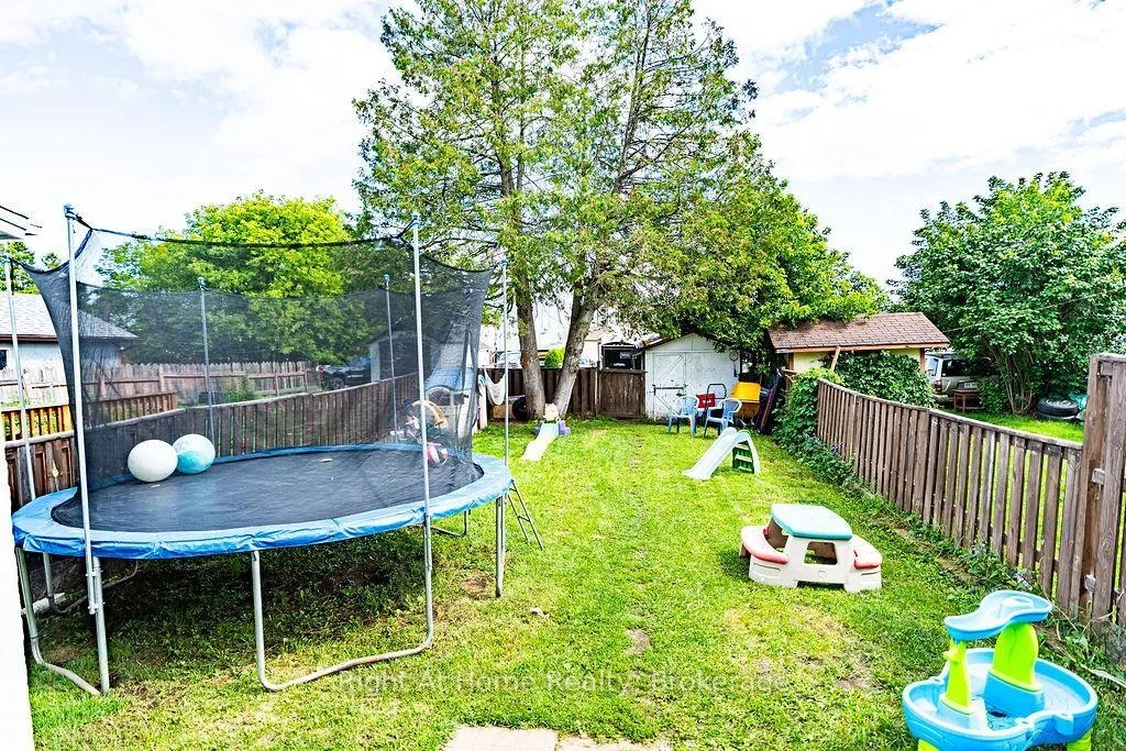 Photo 21 of 75 Ontario Street, Thunder Bay, Court / Cumberland — HOMEH