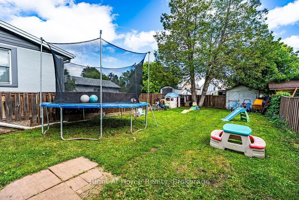 Photo 22 of 75 Ontario Street, Thunder Bay, Court / Cumberland — HOMEH