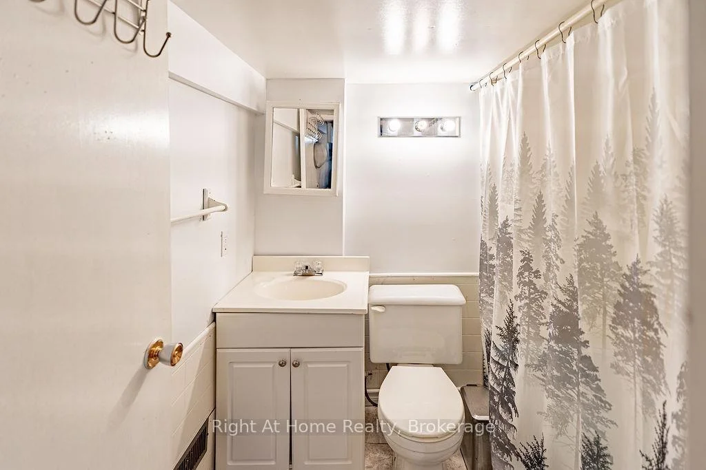 Photo 25 of 75 Ontario Street, Thunder Bay, Court / Cumberland — HOMEH