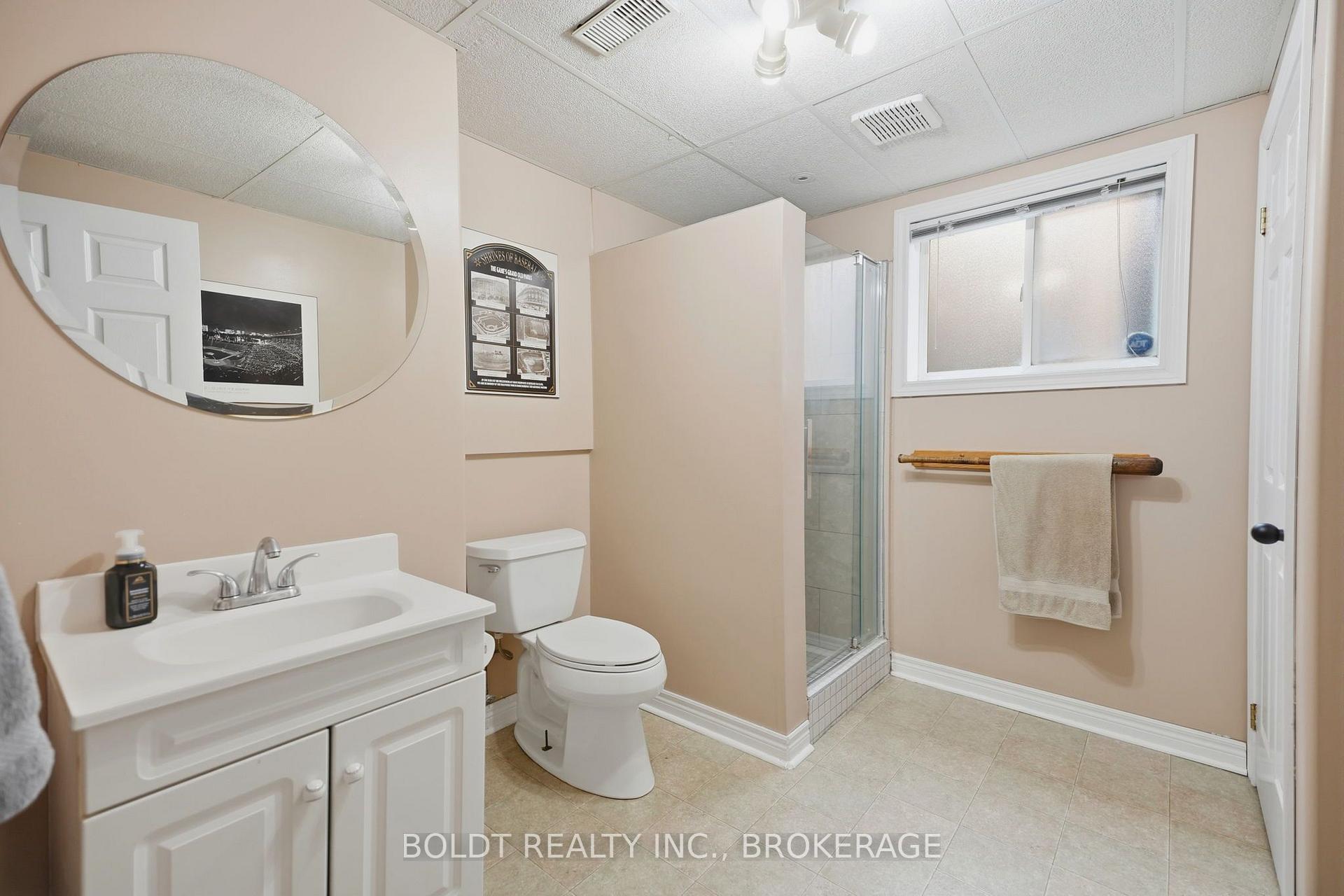Photo 29 of 22 Graves Crescent, St. Catharines, Rykert/Vansickle — HOMEH