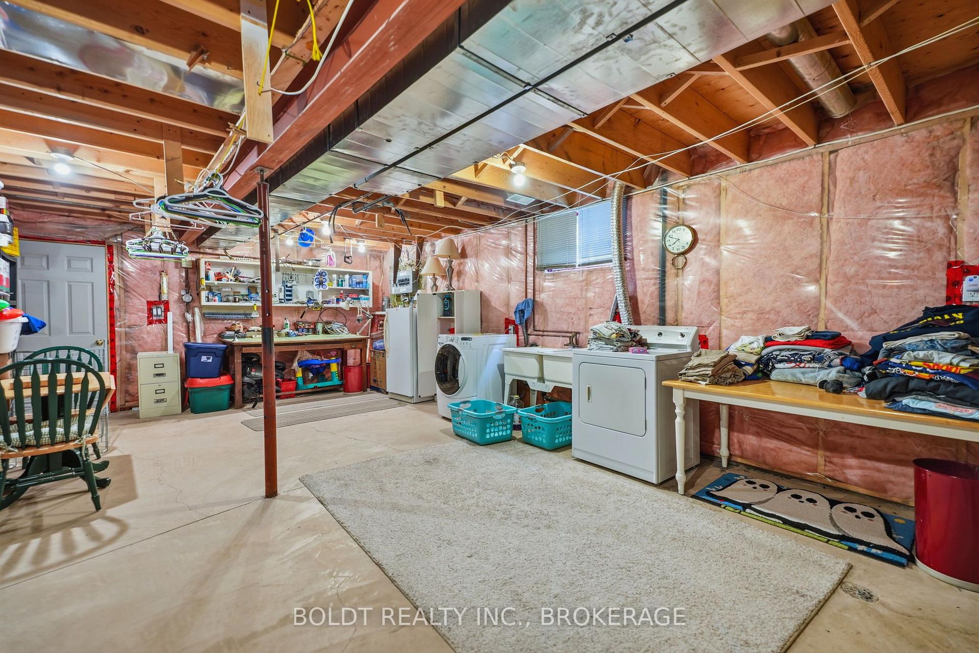 Photo 30 of 22 Graves Crescent, St. Catharines, Rykert/Vansickle — HOMEH