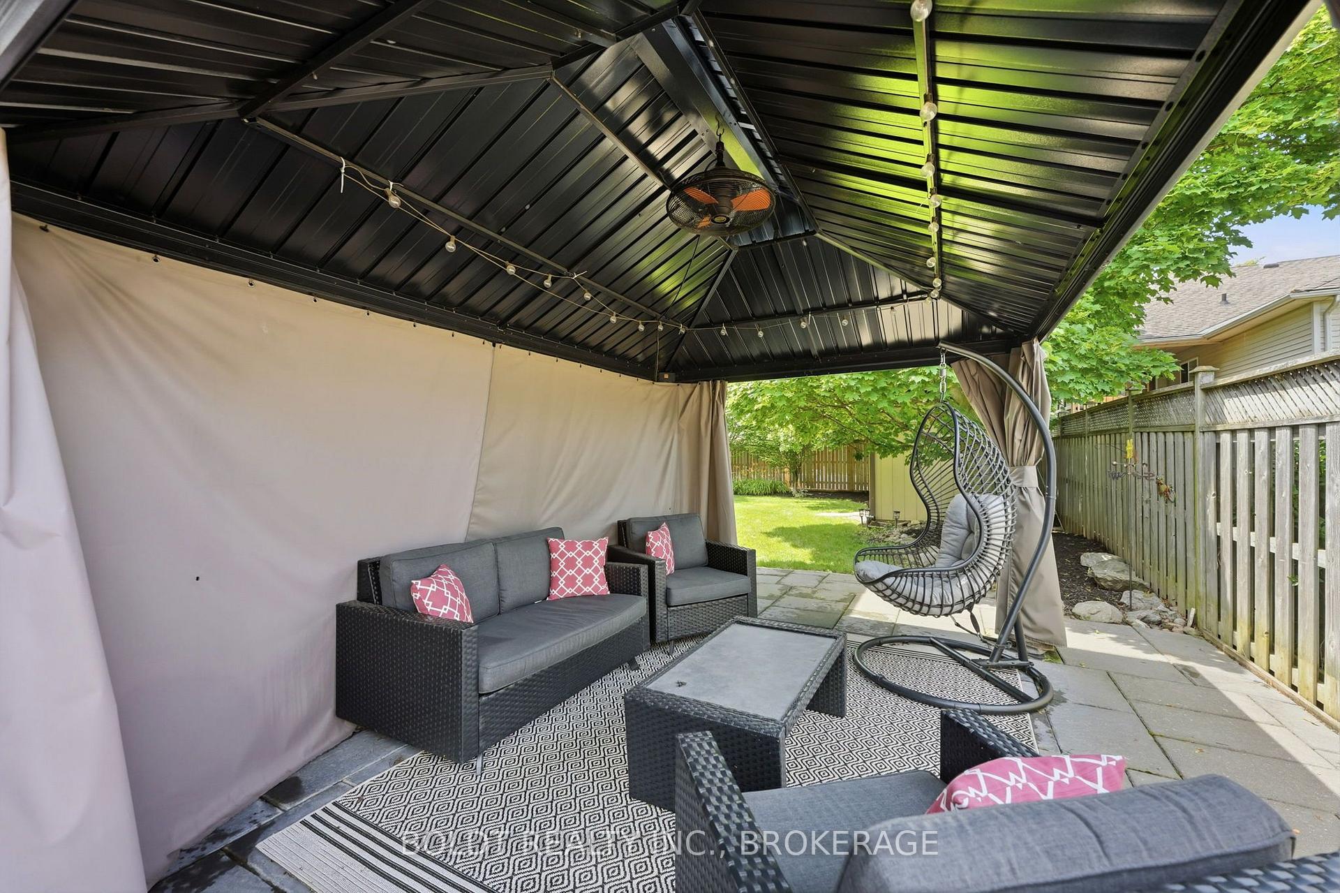 Photo 35 of 22 Graves Crescent, St. Catharines, Rykert/Vansickle — HOMEH