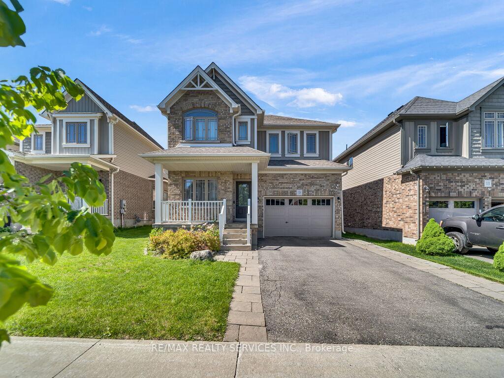 Photo 3 of 9 Fitzgerald Street, Orangeville — HOMEH