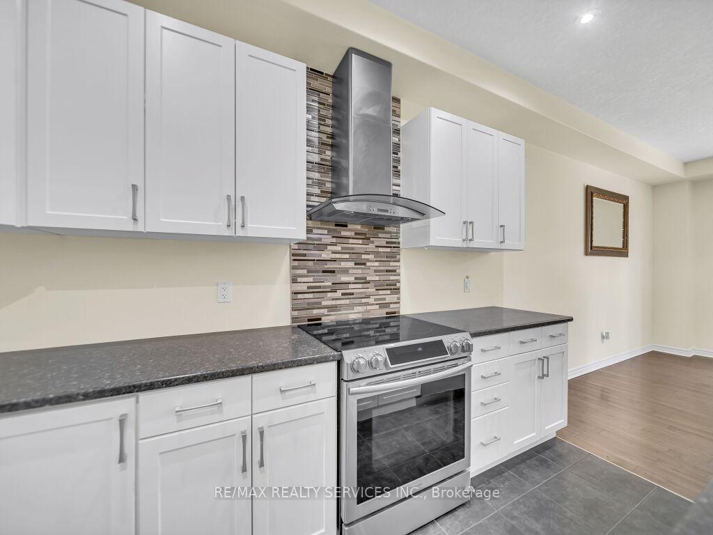 Photo 10 of 9 Fitzgerald Street, Orangeville — HOMEH