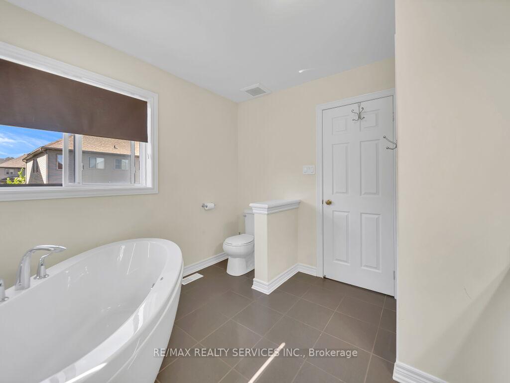 Photo 21 of 9 Fitzgerald Street, Orangeville — HOMEH