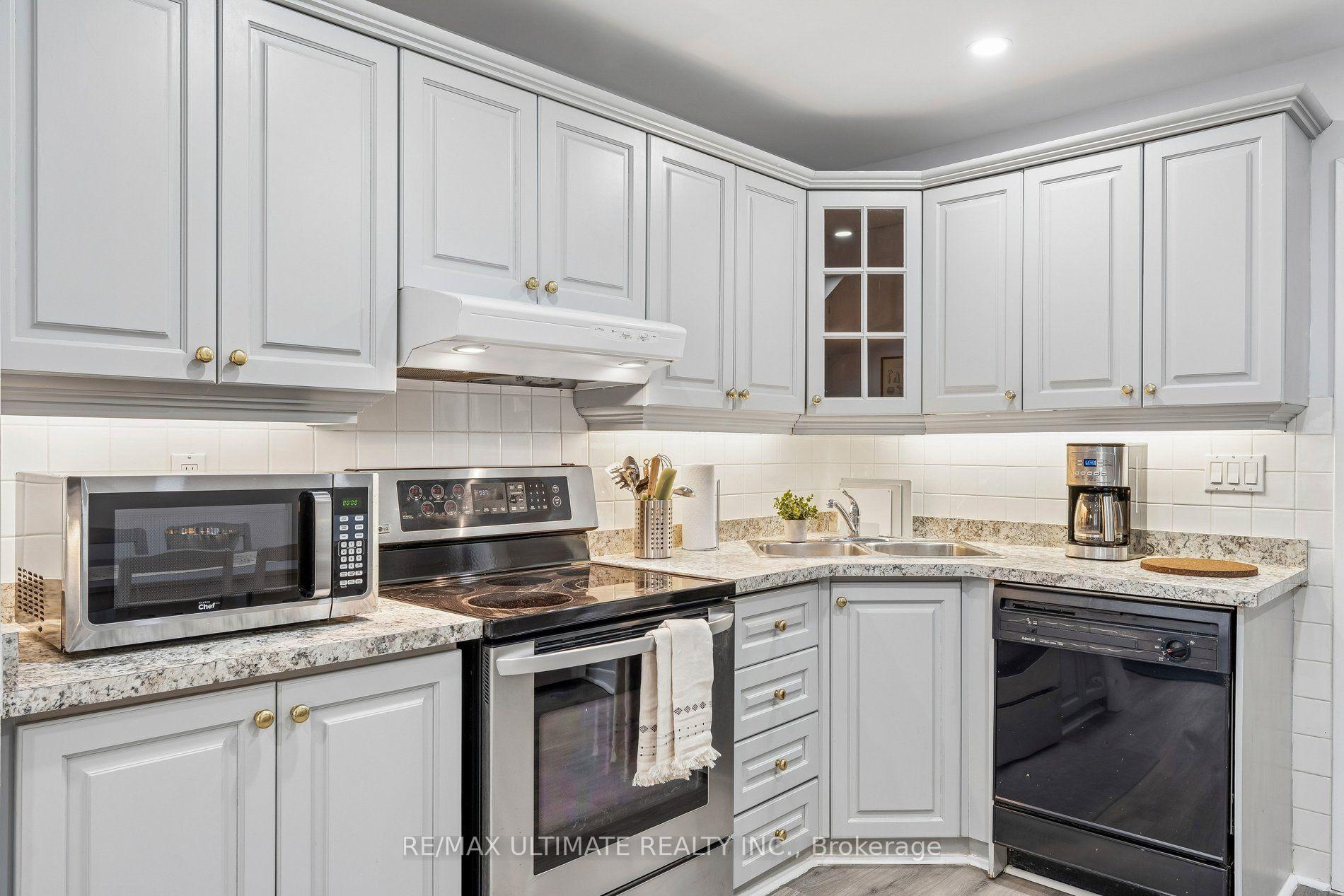 Photo 8 of Unit 1, 213 Close Avenue, Toronto, South Parkdale — HOMEH