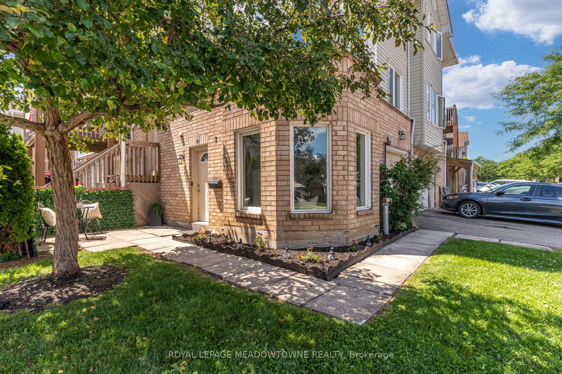 Photo 2 of Unit 85, 2 Wylie Circle, Halton Hills, Georgetown — HOMEH