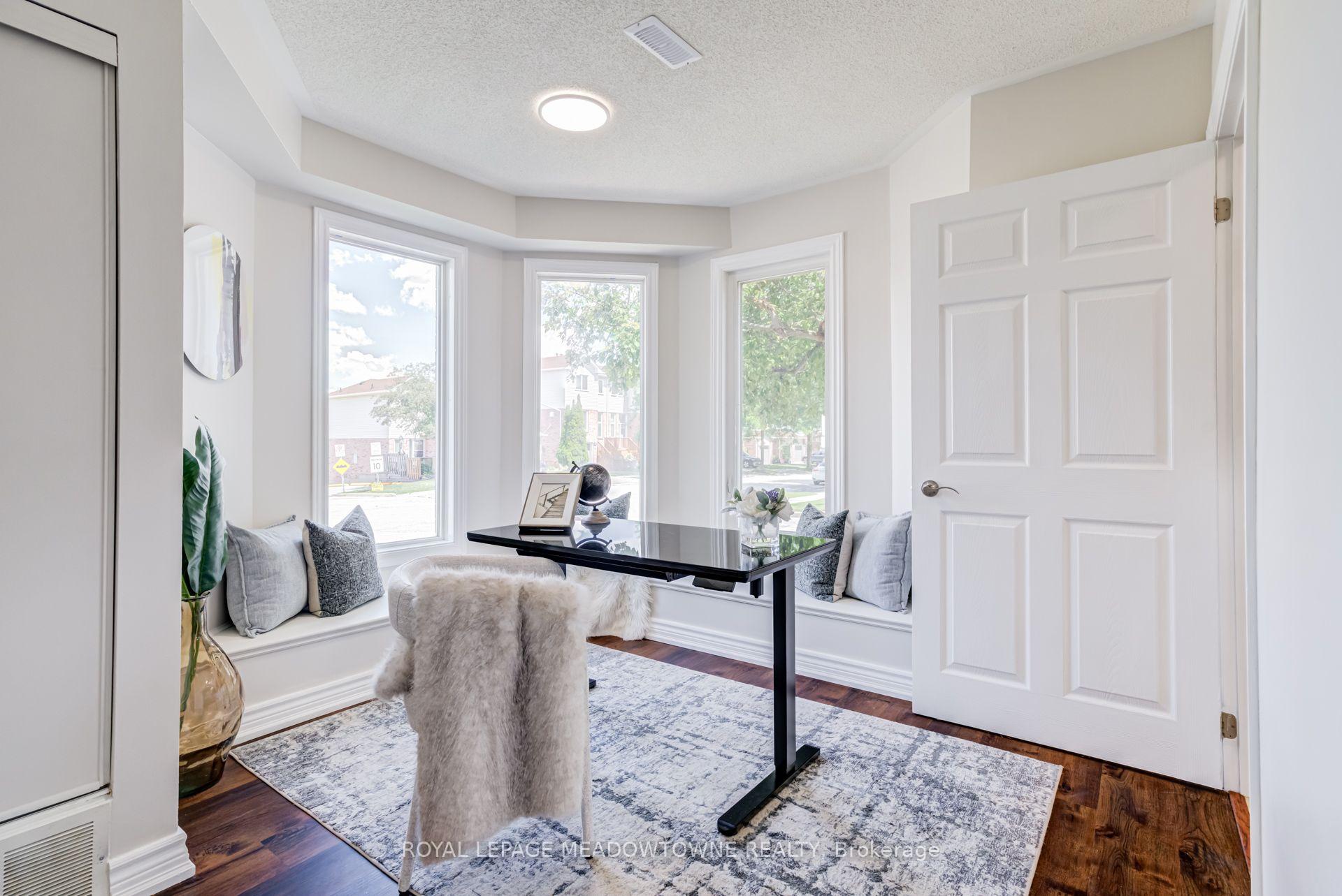 Photo 8 of Unit 85, 2 Wylie Circle, Halton Hills, Georgetown — HOMEH