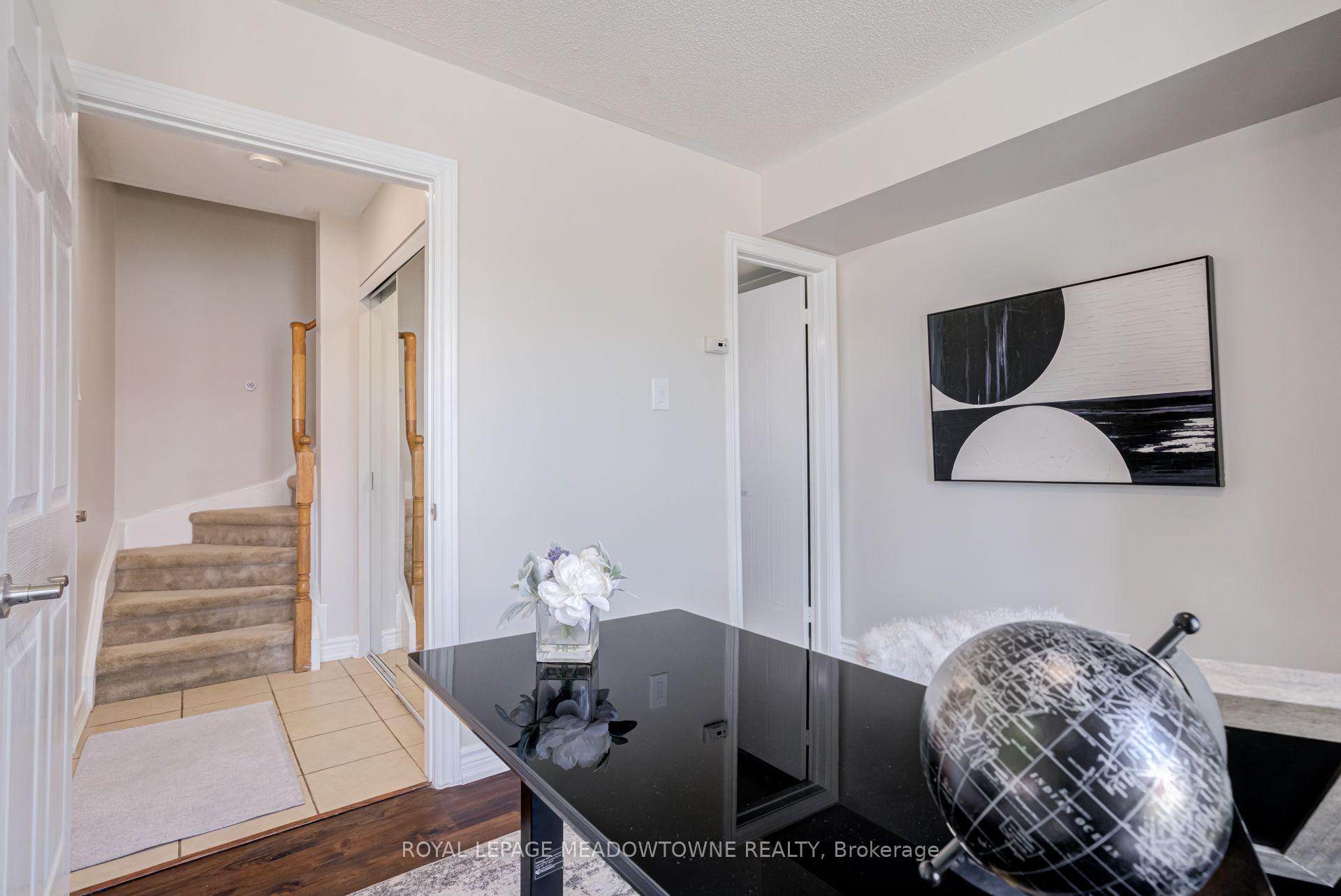 Photo 9 of Unit 85, 2 Wylie Circle, Halton Hills, Georgetown — HOMEH