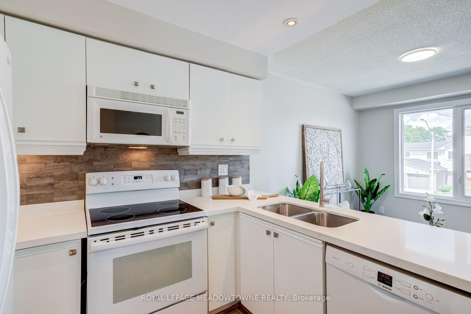 Photo 21 of Unit 85, 2 Wylie Circle, Halton Hills, Georgetown — HOMEH