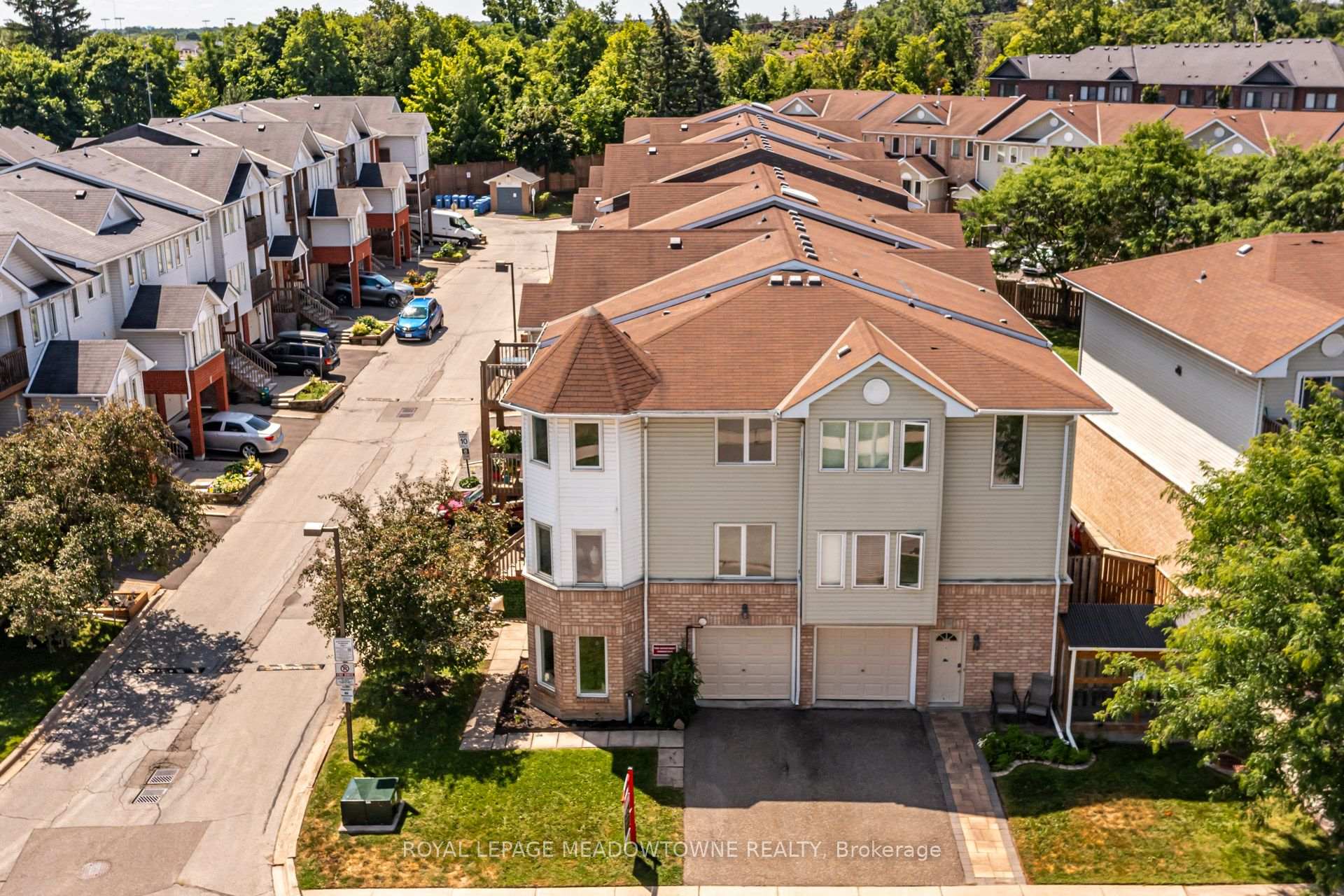 Photo 38 of Unit 85, 2 Wylie Circle, Halton Hills, Georgetown — HOMEH