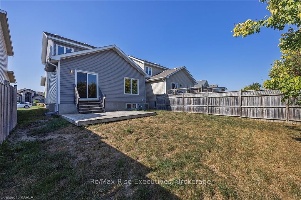 Photo 7 of 1653 Crimson Crescent, Kingston, City Northwest — HOMEH