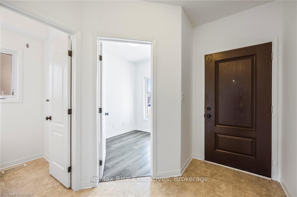 Photo 10 of 1653 Crimson Crescent, Kingston, City Northwest — HOMEH