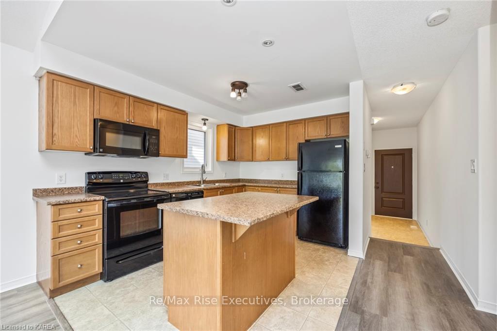 Photo 14 of 1653 Crimson Crescent, Kingston, City Northwest — HOMEH
