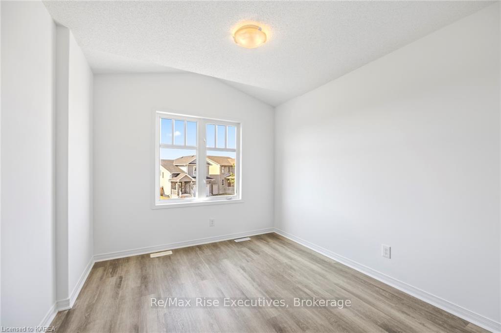 Photo 28 of 1653 Crimson Crescent, Kingston, City Northwest — HOMEH