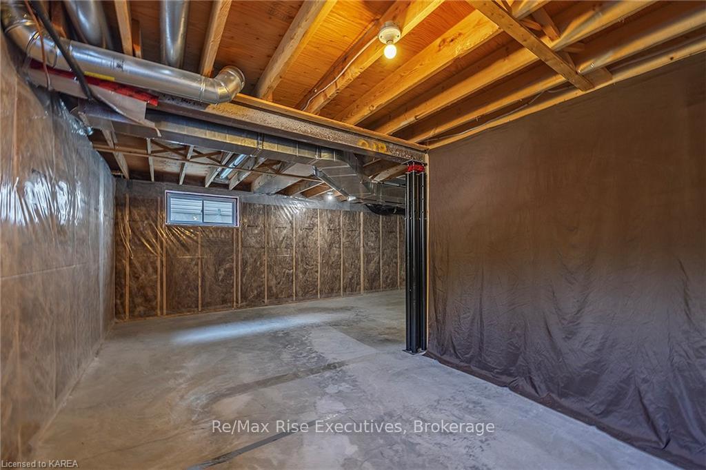 Photo 37 of 1653 Crimson Crescent, Kingston, City Northwest — HOMEH