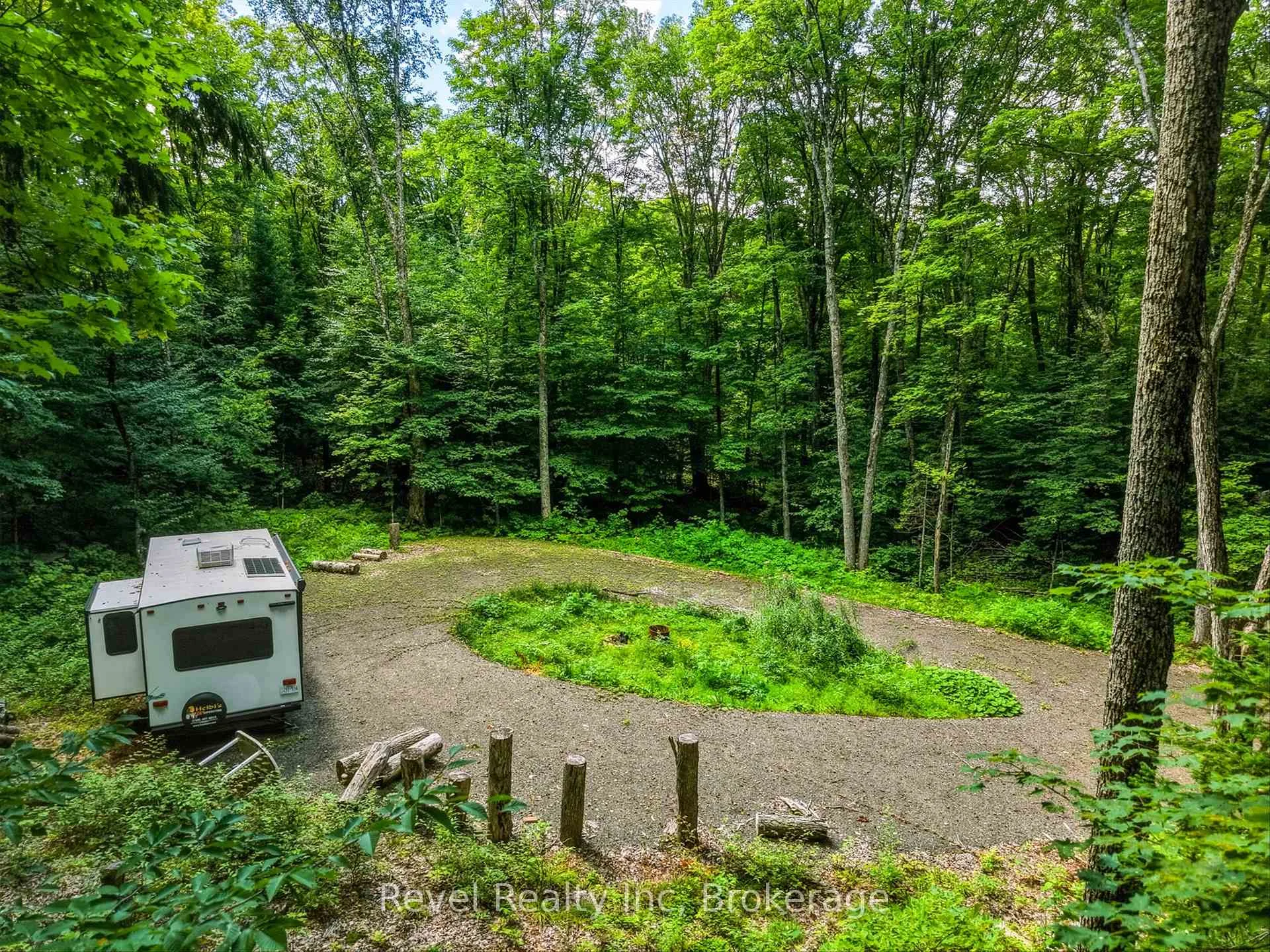 Photo 9 of 1054 Bird Lake Road, Bracebridge, Oakley — HOMEH