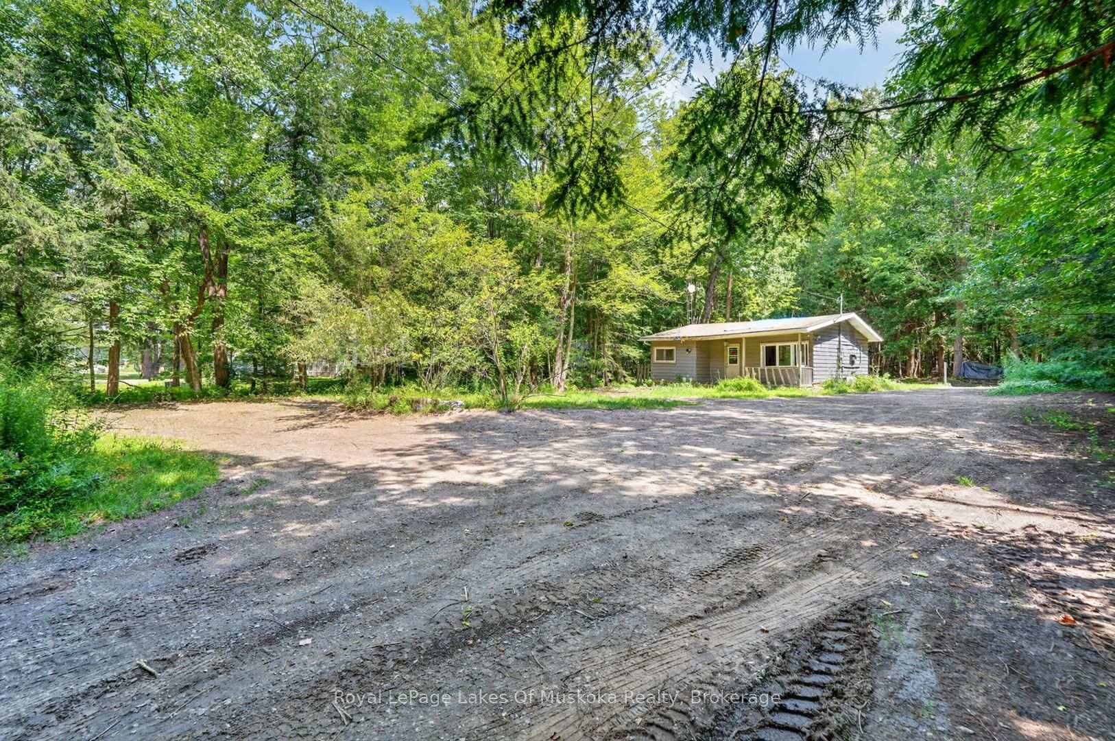 Photo 23 of 1341 Golden Beach Road, Bracebridge, Monck (Bracebridge) — HOMEH