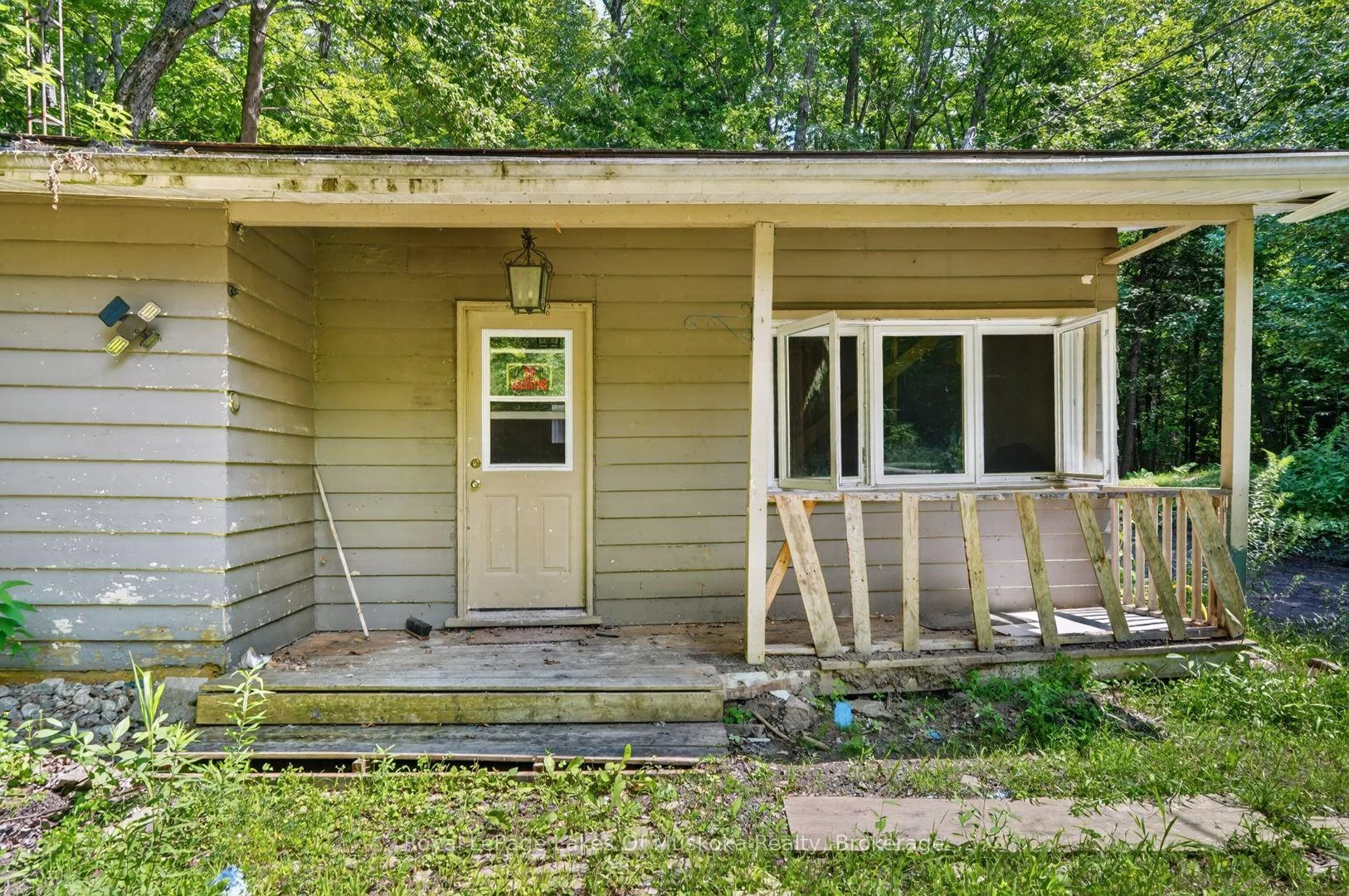 Photo 9 of 1341 Golden Beach Road, Bracebridge, Monck (Bracebridge) — HOMEH